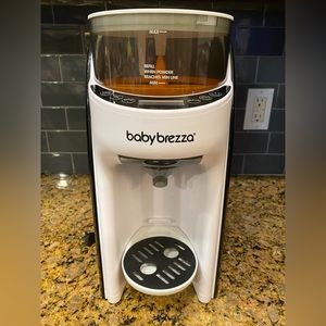 Baby brezza formula pro advanced. Used one year and works perfectly!